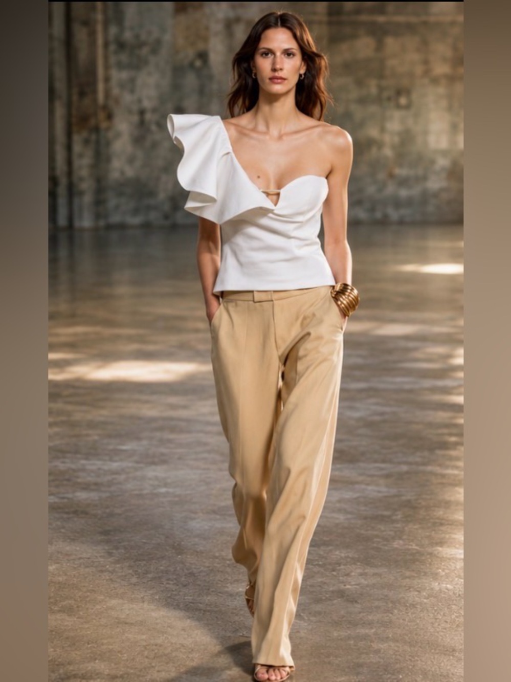 VIRAL (TWO PIRCE SET ) NEW ZARA  Ruffle and pants size S/M 
🚨 NO DISCOUNT